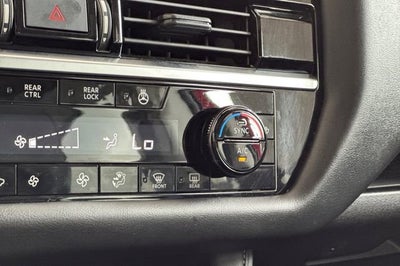 2024 Nissan Pathfinder SL 2WD