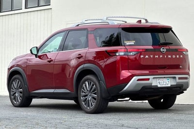 2024 Nissan Pathfinder SL 2WD
