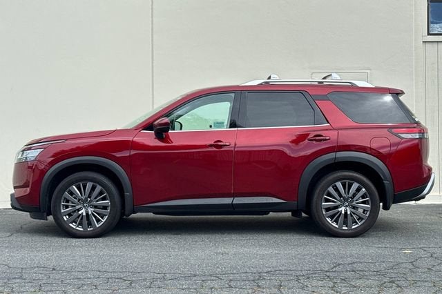 2024 Nissan Pathfinder SL 2WD