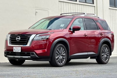 2024 Nissan Pathfinder SL 2WD