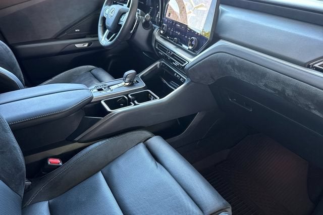2025 Lexus TX 550h+ Luxury AWD