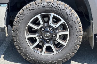 2014 Toyota Tundra 4WD Truck 4WD CrewMax Short Bed 5.7L Limited (Natl)