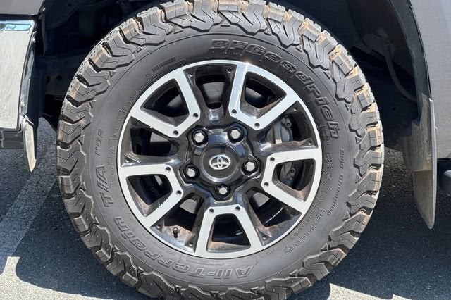 2014 Toyota Tundra 4WD Truck 4WD CrewMax Short Bed 5.7L Limited (Natl)