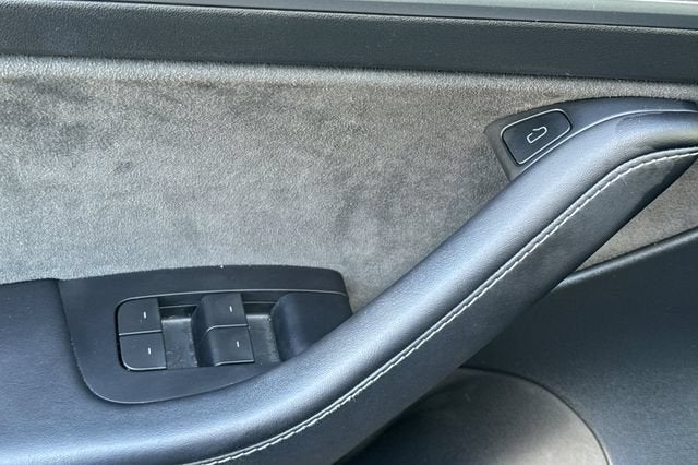 2023 Tesla Model 3 RWD