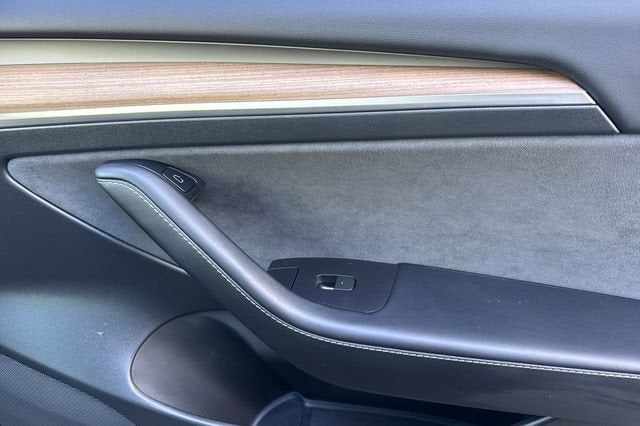 2023 Tesla Model 3 RWD