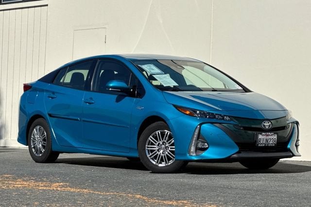 2019 Toyota Prius Prime Plus (Natl)