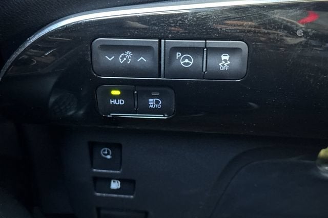 2019 Toyota Prius Prime Plus (Natl)