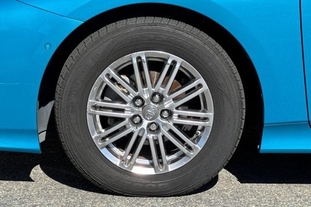 2019 Toyota Prius Prime Plus (Natl)
