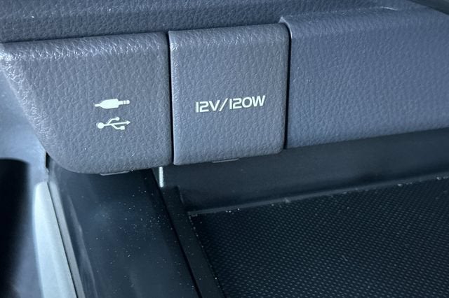 2018 Toyota Camry LE Auto (SE)