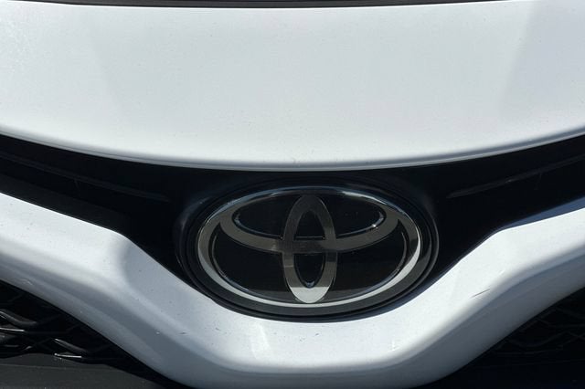 2018 Toyota Camry LE Auto (SE)