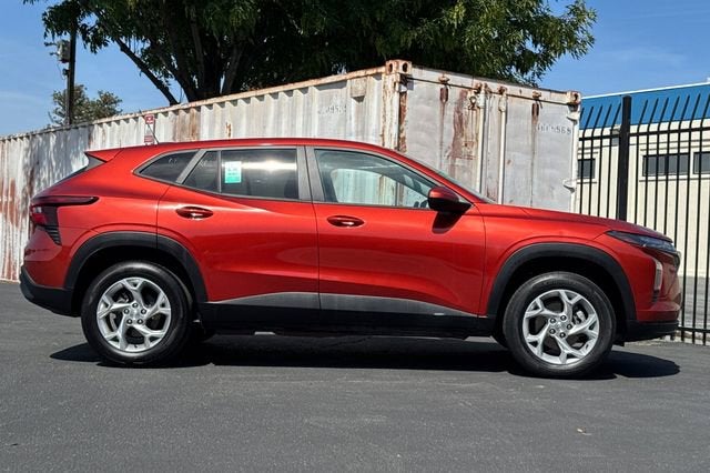 2024 Chevrolet Trax FWD 4dr LS