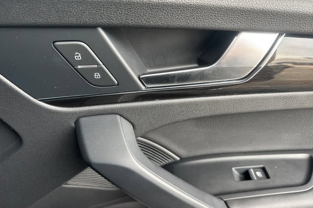 2020 Audi Q5 Premium Plus 55 TFSI e quattro