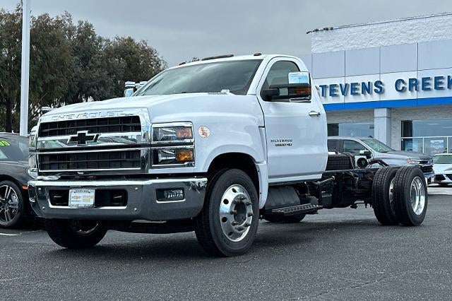 2023 Chevrolet Silverado 5500 HD Work Truck