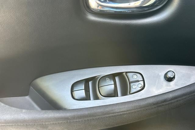 2013 Nissan LEAF S