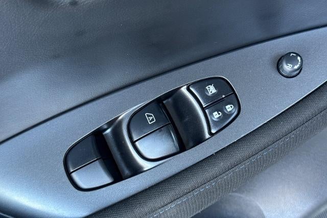 2023 Nissan LEAF S