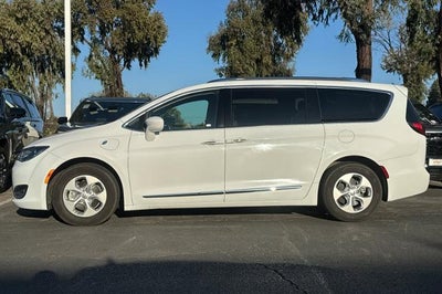 2018 Chrysler Pacifica Hybrid Touring L