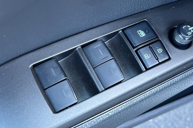 2022 Toyota Camry Hybrid LE