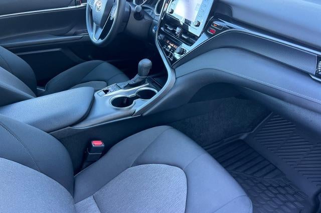 2022 Toyota Camry Hybrid LE