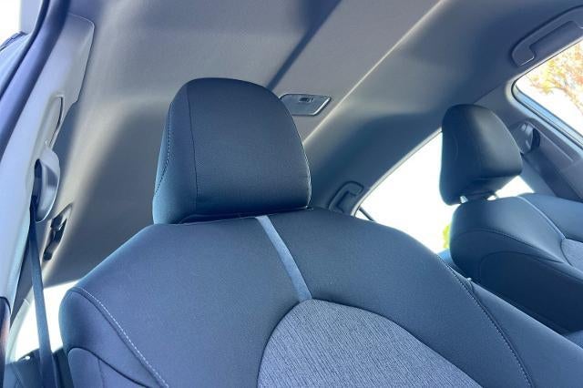 2022 Toyota Camry Hybrid LE