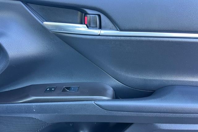 2022 Toyota Camry Hybrid LE