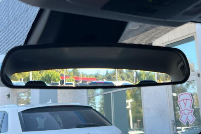 2022 Toyota Camry Hybrid LE