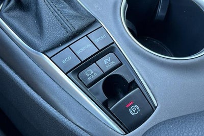 2022 Toyota Camry Hybrid LE