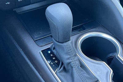 2022 Toyota Camry Hybrid LE