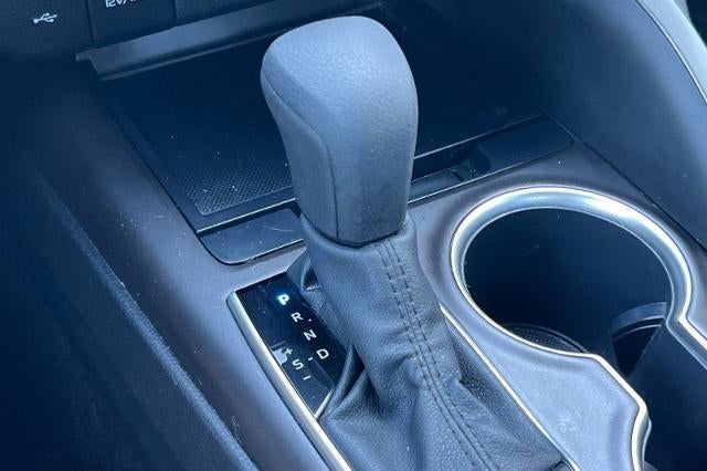 2022 Toyota Camry Hybrid LE