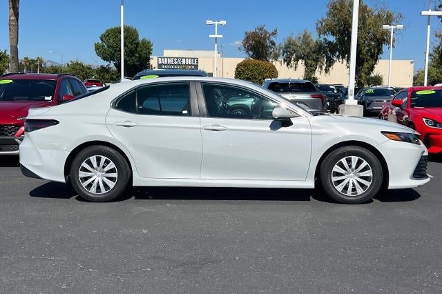 2022 Toyota Camry Hybrid LE