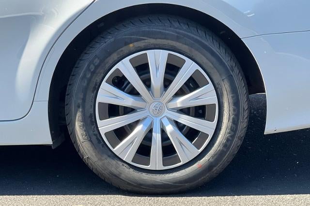 2022 Toyota Camry Hybrid LE