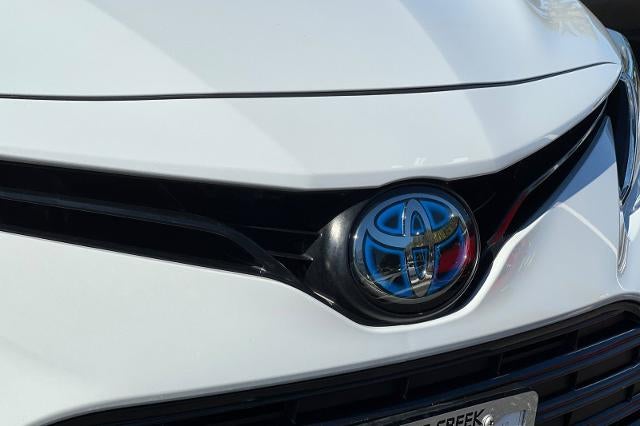 2022 Toyota Camry Hybrid LE