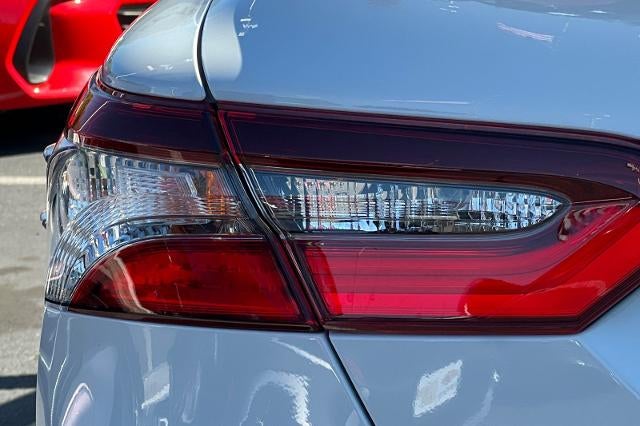 2022 Toyota Camry Hybrid LE