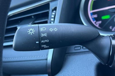 2022 Toyota Camry Hybrid LE