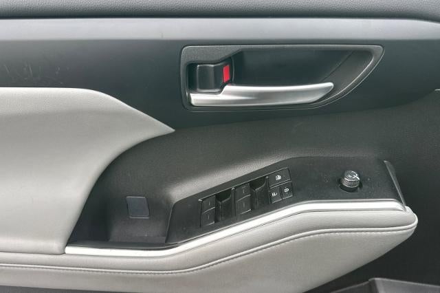 2025 Toyota Highlander Hybrid XLE