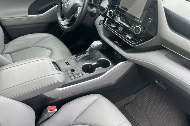 2025 Toyota Highlander Hybrid XLE