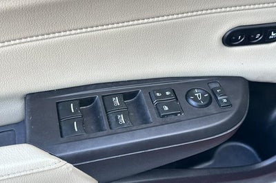 2017 Acura ILX w/Premium Pkg