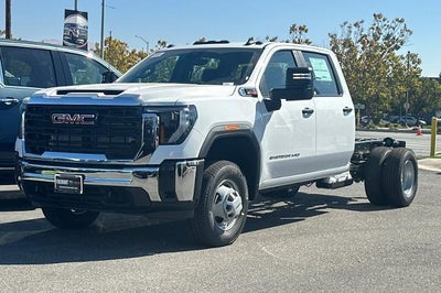 2026 GMC Sierra 3500 HD Chassis Cab Pro
