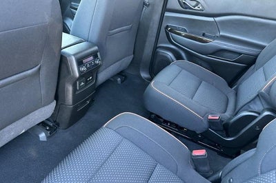 2022 GMC Acadia AT4
