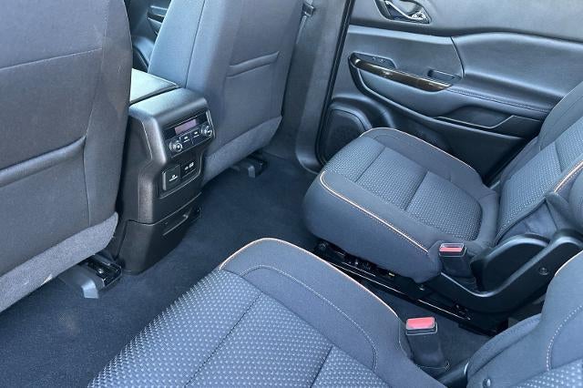 2022 GMC Acadia AT4