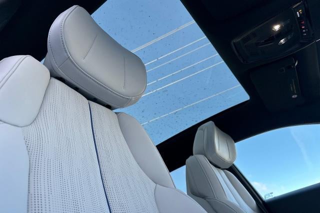 2025 Cadillac LYRIQ Luxury 1