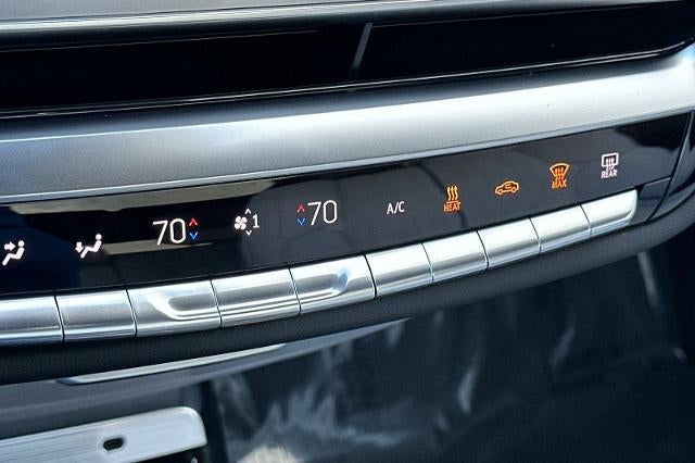 2025 Cadillac LYRIQ Luxury 1