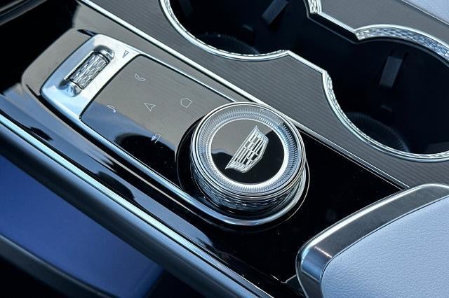 2025 Cadillac LYRIQ Luxury 1