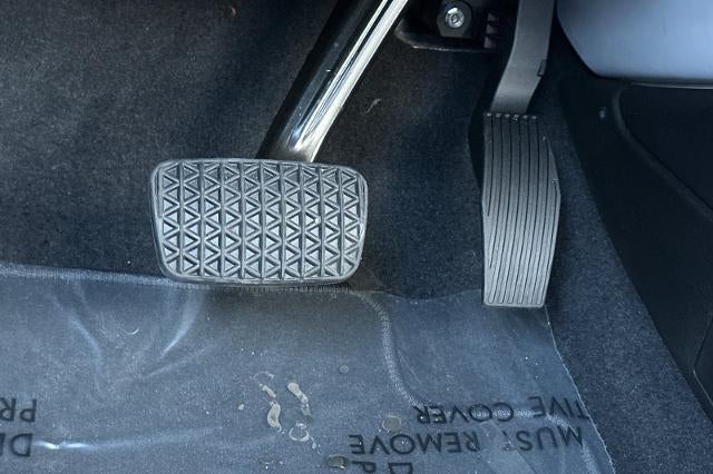 2025 Cadillac LYRIQ Luxury 1