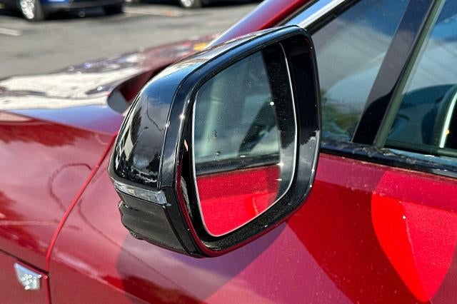 2025 Cadillac LYRIQ Luxury 1