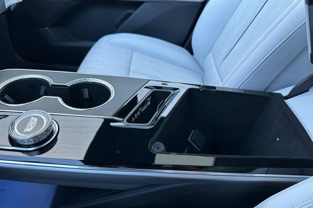 2025 Cadillac LYRIQ Luxury 1