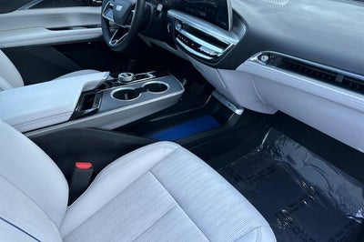 2024 Cadillac LYRIQ Luxury 1