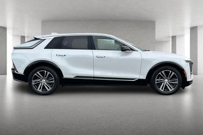 2024 Cadillac LYRIQ Luxury 1