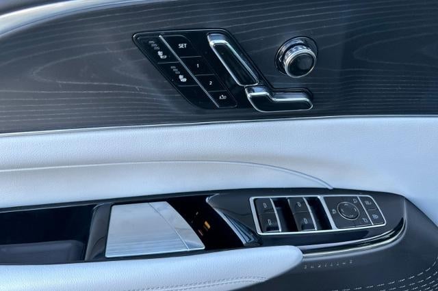 2024 Cadillac LYRIQ Luxury 1