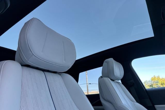 2024 Cadillac LYRIQ Luxury 1