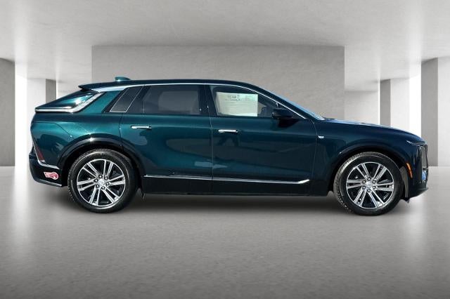 2024 Cadillac LYRIQ Luxury 1